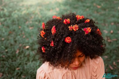 Hydratation des cheveux bouclés