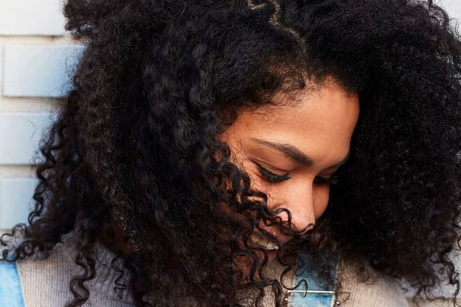 magnifier les cheveux épais 