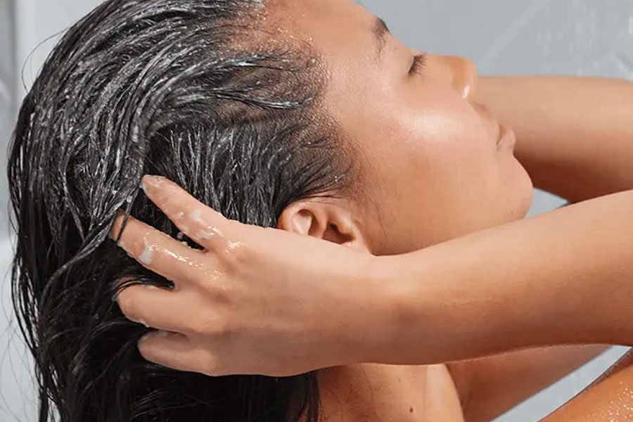 La fréquence du gommage cheveux 