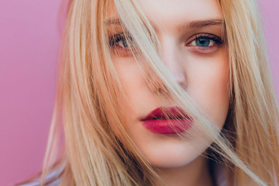 causes des cheveux fins fins 